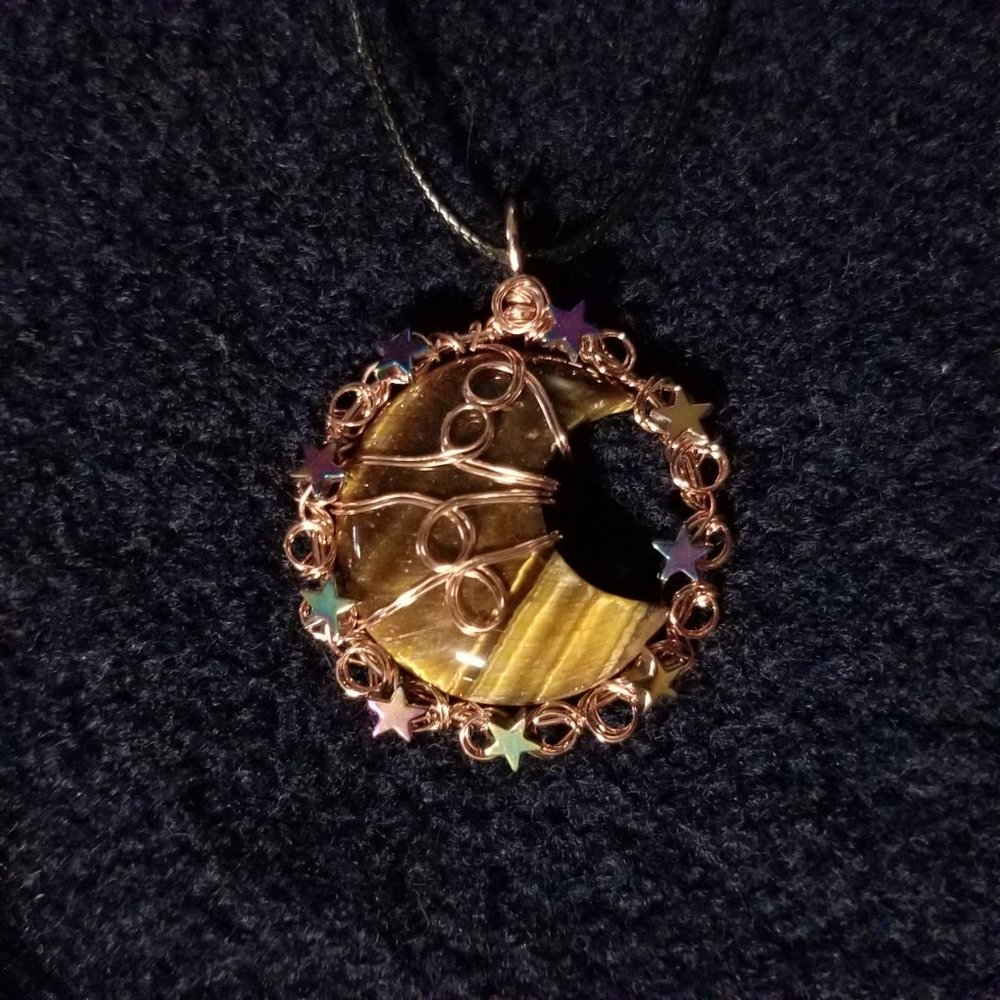 Tiger eye moon gemstone pendant, NWOT, wire wrap, black cord, artisan, unisex
